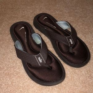 Nike comfort footbed sandals
